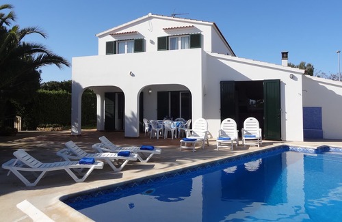 Cap d'Artrutx Villa | Comfortable villa for six people with private pool and garden, wifi gratuit