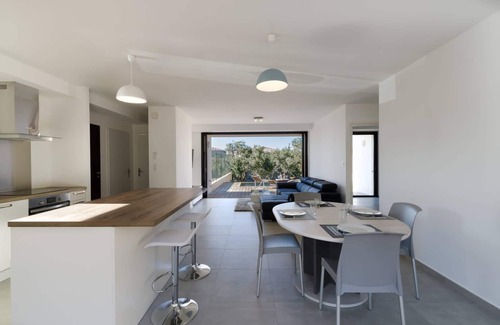 L'Ile-Rousse Villa | Comfortable villa ideal for family and friends - Private pool and spa - 5min from the beach