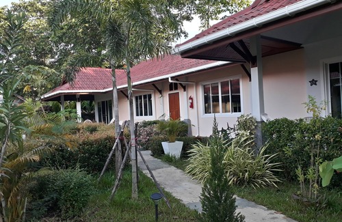 Ko Lanta House | Comfortable villa near the sea, also ideal for young children