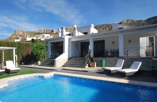 La Drova Villa | Comfortable Villa with private pool with air condition