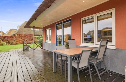 Midlaren House | Comfortable Waterfront Park Retreat