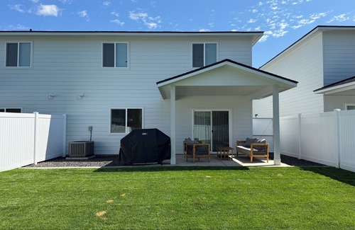 Greenacres House | Comfortable & Welcoming 3-Bedroom Home in Spokane Valley