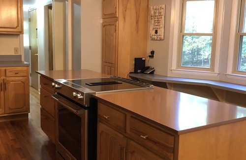 Banner Elk House | Comfortable Winter Retreat with Fireplace ~ Pet-Friendly ~ Arcade Games
