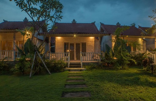 Mushroom Bay Cottage | Comfortable Wooden Cottage in Lembongan, Walk Distance to Beach