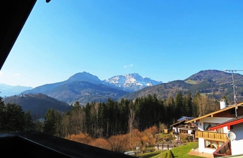 Untersalzberg II Apartment | Comfortably furnished apartment Feuerabend on the top floor with a fantastic view