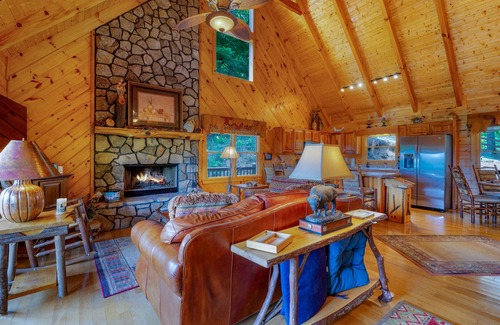 Necowa Cove Cabin | Comfortably Numb- Blue Ridge Ga