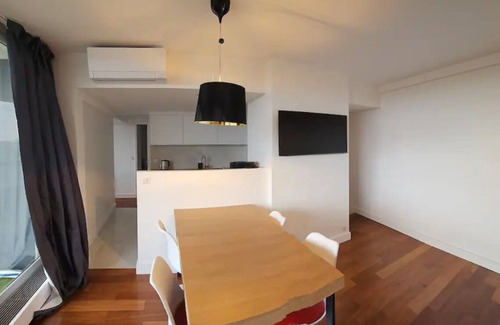 Neuilly-sur-Seine Apartment | Comfortion Norma - Luxury Suite with a view