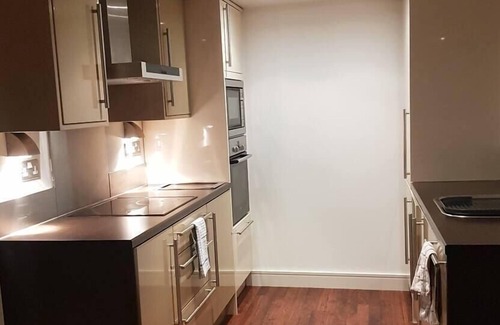 Grange Moor Apartment | Comfy 1-Bed Apartment in Huddersfield