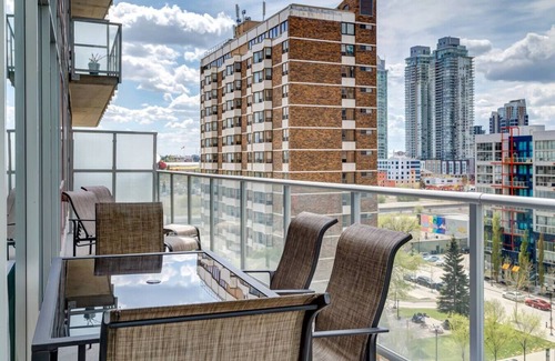 East Village Apartment | Comfy 1BR Calgary Escape w/Balcony, Sleeps 4!