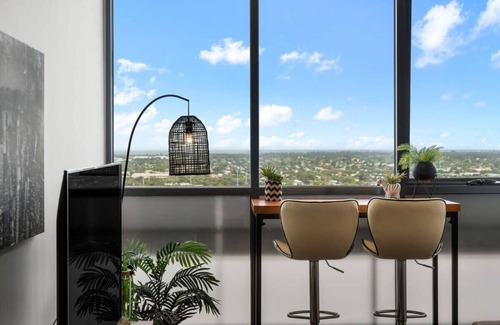 Adelaide Central Business District Condo | Comfy 1BR Next to Pool/fabulous view/WIFI/