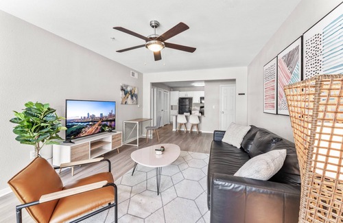 Pleasant Valley Apartment | Comfy 2BR King Suite w Gym Pool Close to DT