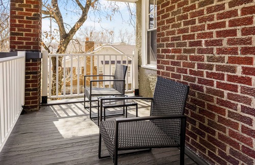 South Kansas City House | Comfy 2BR Near Hospitals, UMKC, Brookside, & Plaza