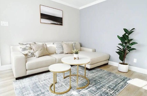 South Berkeley Apartment | Comfy 2BR Near UCB 8 Min Drive.