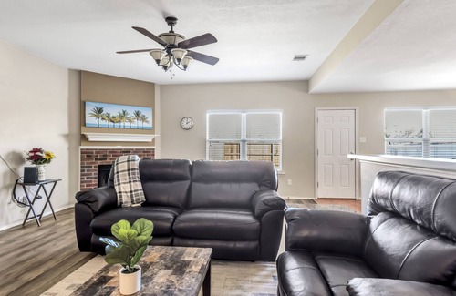 Royse City House | Comfy 3B-2BR House Close to the Lake & Rockwall!