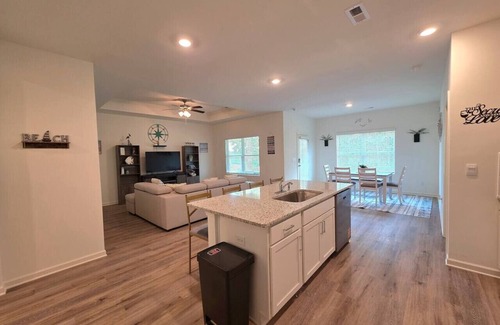 Bessemer House | Comfy 3BR/2BA Home near BMH