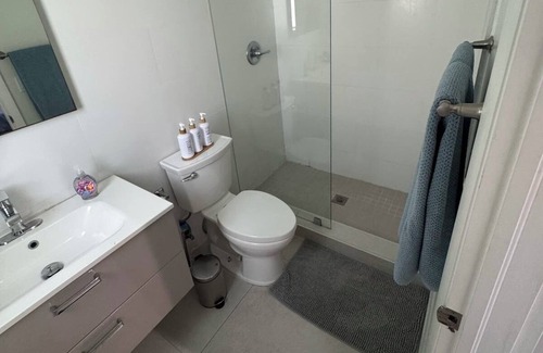Midtown Apartment | Comfy and Cozy Studio in Wynwood - Miami (1 Queen bed and 1 sofa bed)