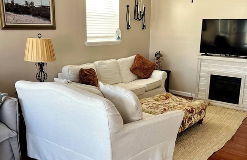 Brigantine House | Comfy and open beach bungalow! 1 block to ocean!