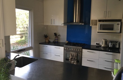 Point Lonsdale House | Comfy and refurbished beach house in Old Lonsdale.