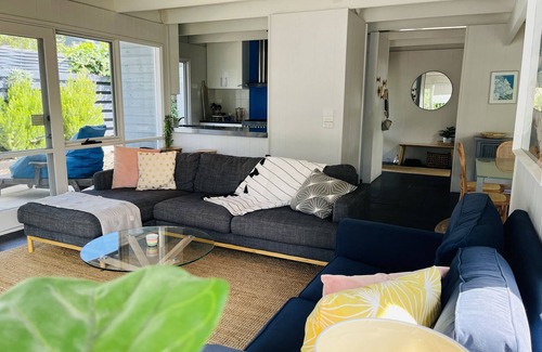 Point Lonsdale House | Comfy and refurbished beach house in Old Lonsdale.