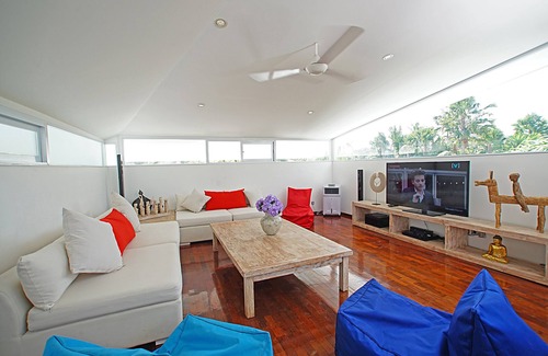 Batu Bolong Villa | 👑 Comfy and Relaxing Abode | Villa Jumah