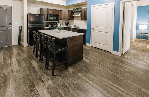 Hillcrest Apartment | ⭐ Comfy Apartment Near BYU | UVU ⭐ King beds ⭐ 4K HD TVs ⭐Fast WI-Fi