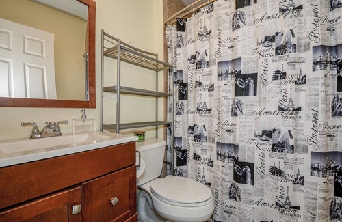 D Street - West Broadway Condo | Comfy apartment room at great location in Boston