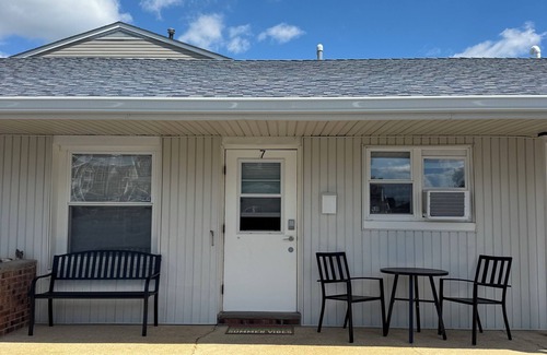 Point Pleasant Beach Condo | Comfy Beach Condo 2BD 1BA with Parking