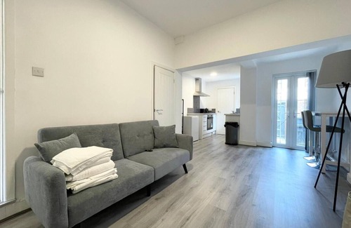 Birkenhead House | COMFY BEDS – Group House