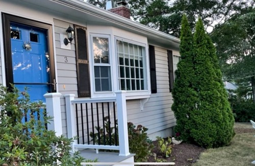 South Yarmouth House | Comfy Bright Home with WiFi,Cable & Kitchen,near Shopping, Restaurants & Beaches