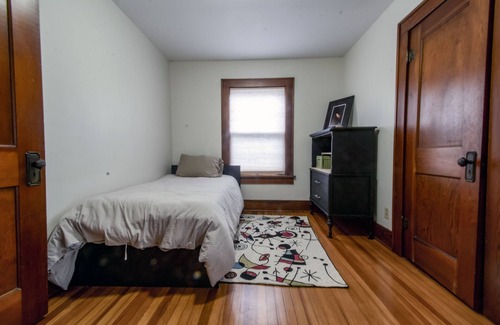 College Hill House | Comfy bungalow in historic College Hill neighborhood, near restaurants and more