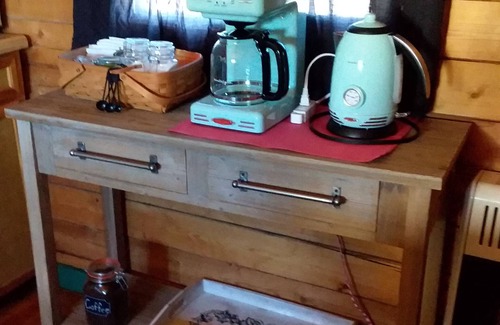 Williams Cabin | Comfy cabin for two close to Grand Canyon and many Northern Arizona attractions
