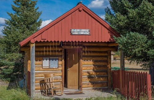 Cooke City-Silver Gate Cabin | Comfy cabin is situated on the Silver Gate property which overlooks 10,000ft tall mountain peaks surrounding the town.