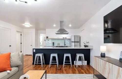Sugar House Cottage | Comfy Cheerful 3 bdrm/2 bath Sugarhouse Cottage
