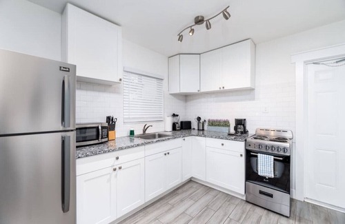 Middle River Terrace Apartment | Comfy Condos @ Middle River - #1