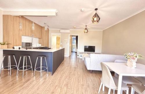Spring Hill Apartment | Comfy Convenient 1 Bedroom Stay Boundary21