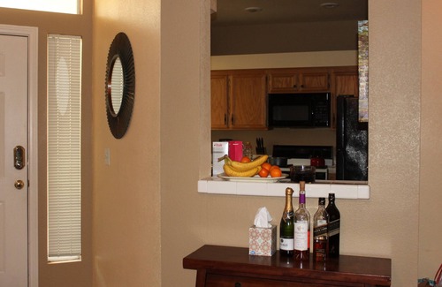 Las Vegas Condo | Comfy, Convenient & close to the Strip & Air-Port!