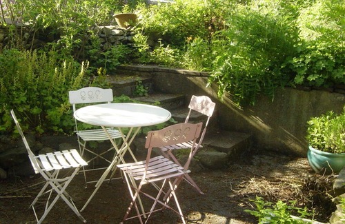 Llanddewi Brefi Cottage | Comfy cottage in glorious West Wales perfect for mountains or coast sleeps 9