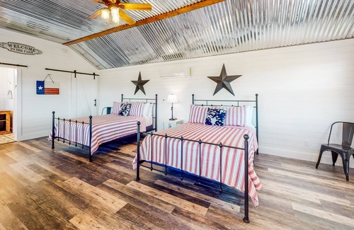 Fredericksburg Cottage | Comfy country cottage with private deck, AC/heat, & high-speed fiber WiFi