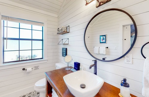 Fredericksburg Cottage | Comfy country cottage with private deck, AC/heat, & high-speed fiber WiFi