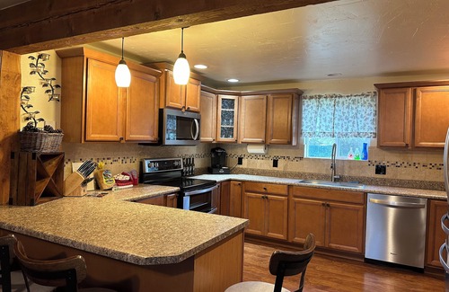 Columbia Falls House | Comfy Country home with hot tub, bbq & firepitn15 Min-Glaciern15 Min-WF Snow Bus