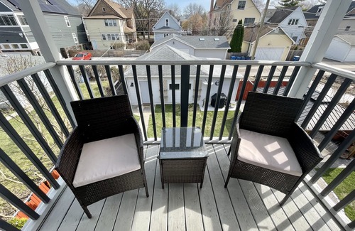 River Forest House | Comfy Cozy 2BR Home Away from Home