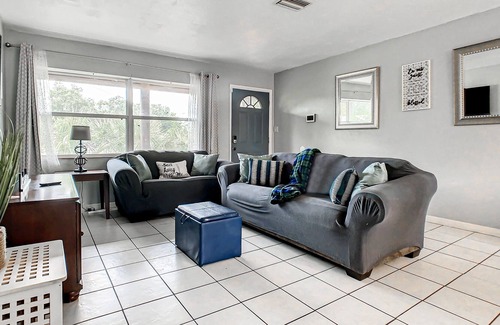 Coquina Key House | Comfy,Cozy 3BR Near Downtown,Pier and Beaches