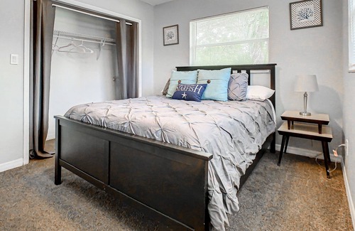 Coquina Key House | Comfy,Cozy 3BR Near Downtown,Pier and Beaches