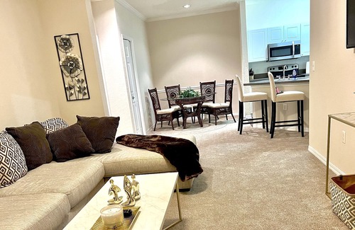 County Line Coalition Apartment | Comfy cozy all inclusive zen space