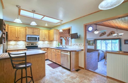 Longmont House | Comfy, Cozy Cabin Feel 3BD/2BA - Colorado Getaway