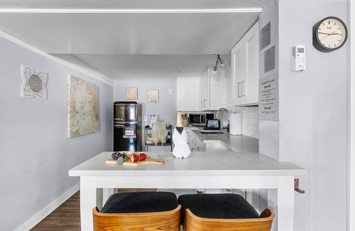 Charleston House | Comfy, Cozy, Captivating | Park View