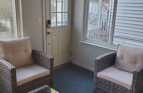 Detroit House | Comfy & Cozy Detroit Find