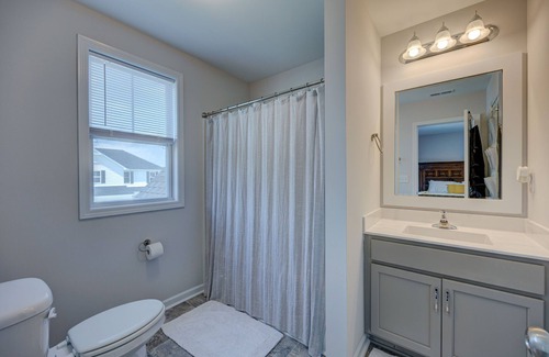 Northwest House | Comfy & Cozy home ~20mins from Wilmington & 35-45 from beaches