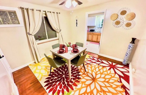 Westwood Apartment | Comfy Cozy Safe Spacious 1st Floor Apartment