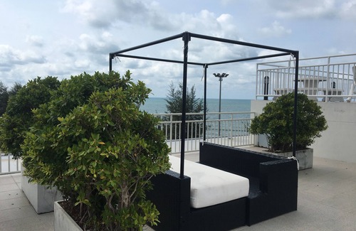 Kram Apartment | Comfy family beach front condo unit A307